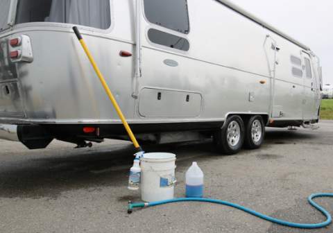 Post thumbnail for From the Archives: Go With The Grain!! Washing & Waxing Your Airstream